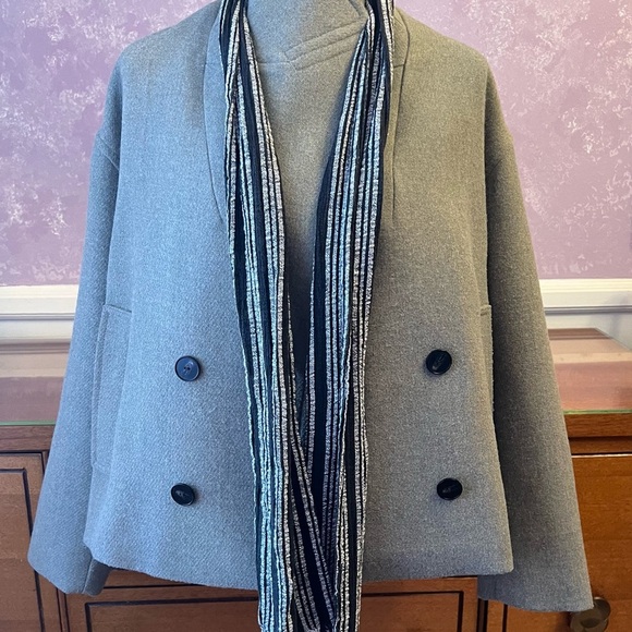 Flattering Zara Women's Double Breasted, Cropped Pea Coat - Picture 7 of 13